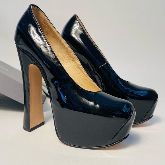 Vivienne Westwood BLACK PATENT LEATHER ELEVATED COURT SHOES IT37 - Picture 3 of 16